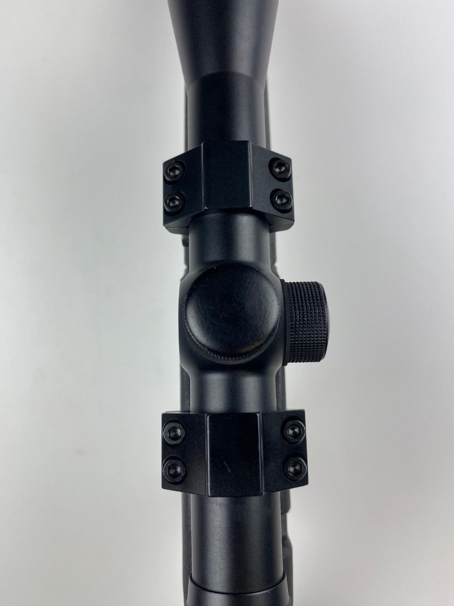 Escort salonriffel med sigtekikkert