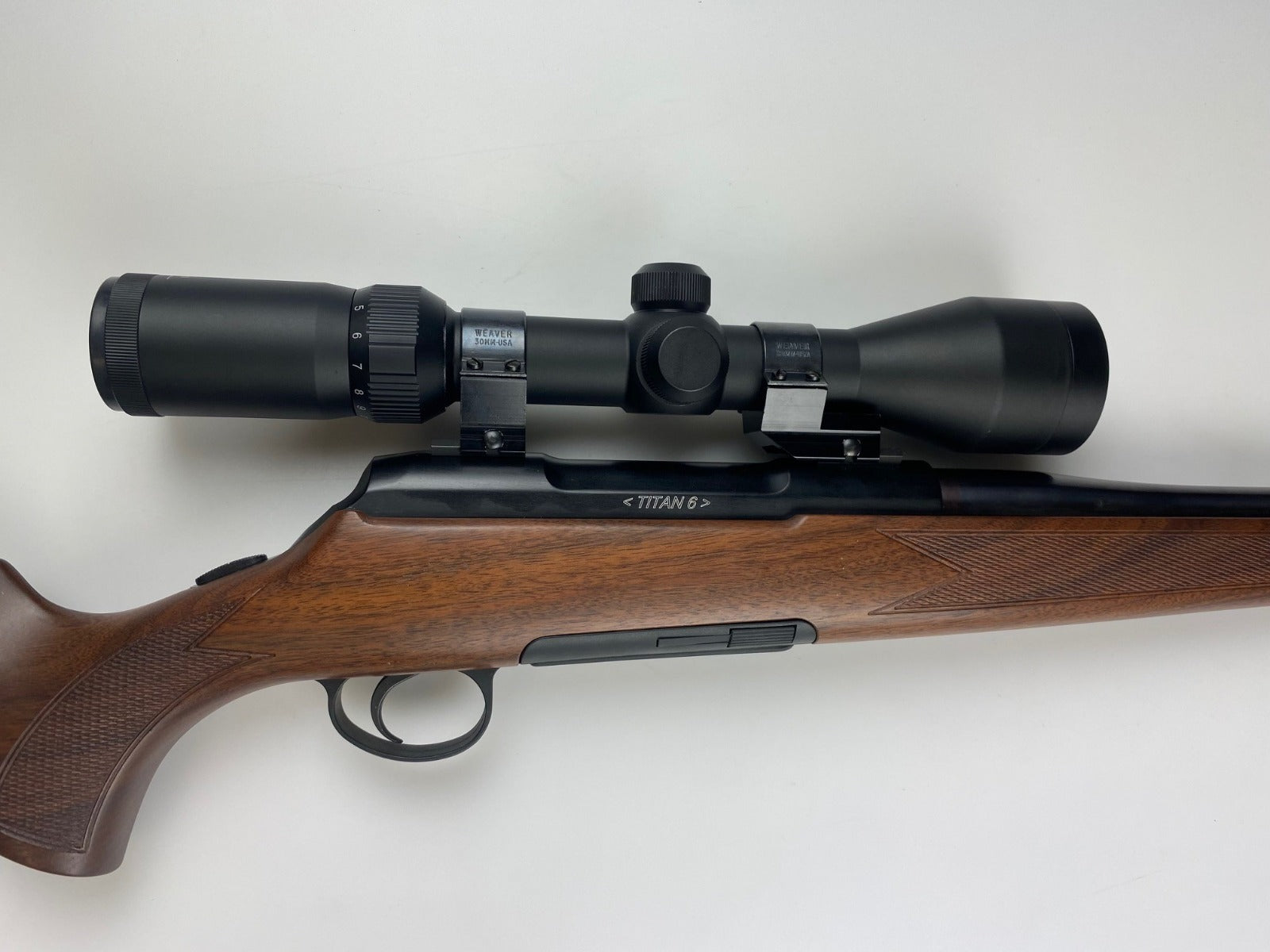 Titan 6 links 6,5x55 med Heimdal 3-12x50 sigtekikkert