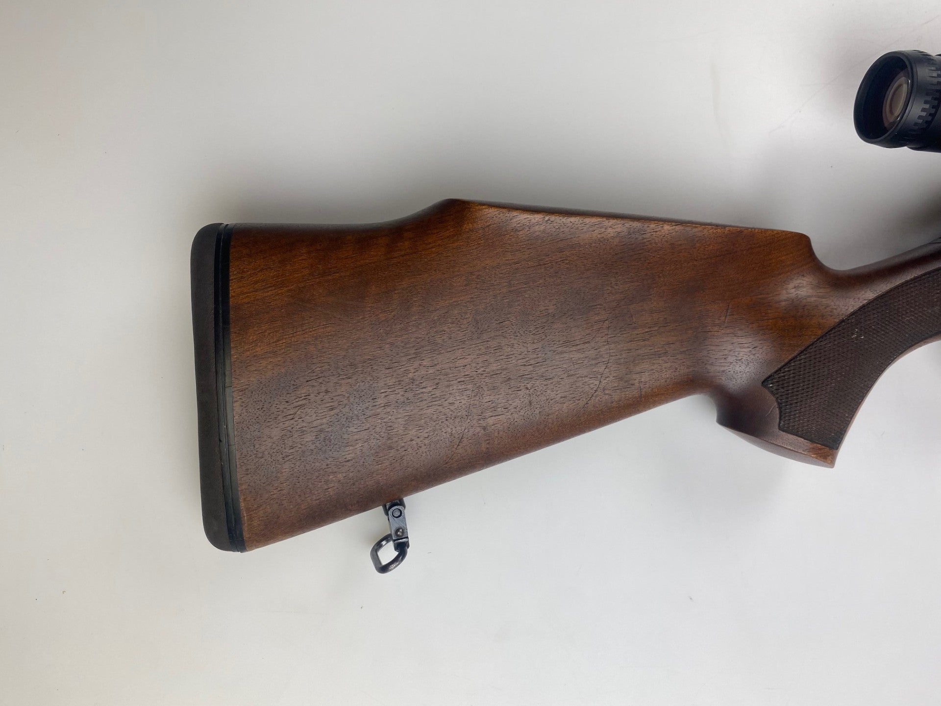 Brugt Tikka M695 222Rem med Zeiss victory Varipoint 1.5-6x42